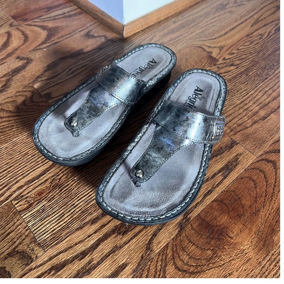 Alegria Carina Pewter Metallic Leather Thong Sandals CAR-621 Womens 39 US 9 - Picture 4 of 16
